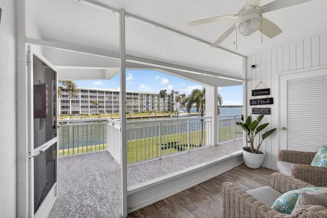 111 Shore Court 205, North Palm Beach, FL 33408