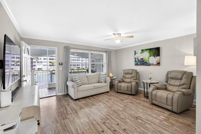 111 Shore Court 205, North Palm Beach, FL 33408