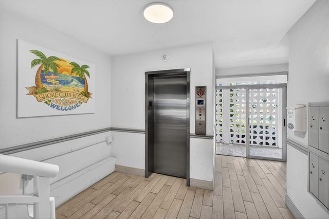 111 Shore Court 205, North Palm Beach, FL 33408