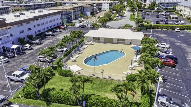 111 Shore Court 205, North Palm Beach, FL 33408