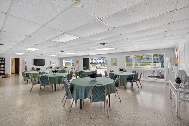 111 Shore Court 205, North Palm Beach, FL 33408