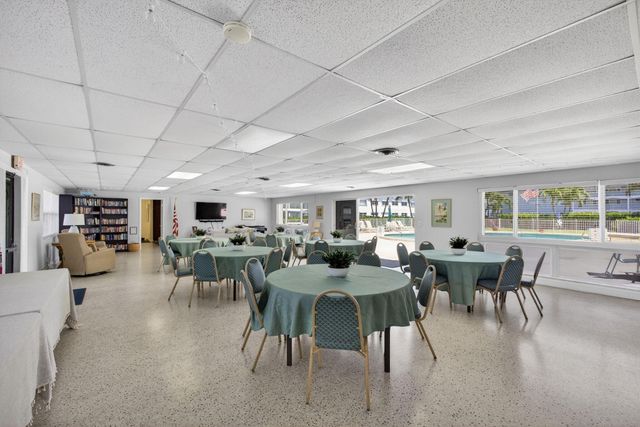 111 Shore Court 205, North Palm Beach, FL 33408