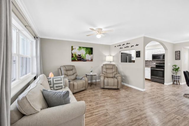 111 Shore Court 205, North Palm Beach, FL 33408