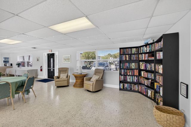 111 Shore Court 205, North Palm Beach, FL 33408