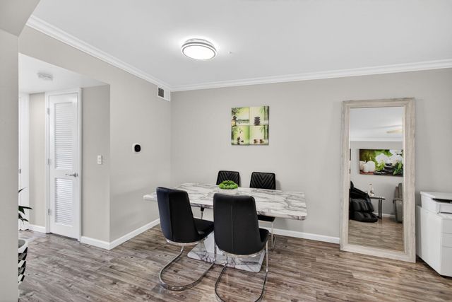 111 Shore Court 205, North Palm Beach, FL 33408