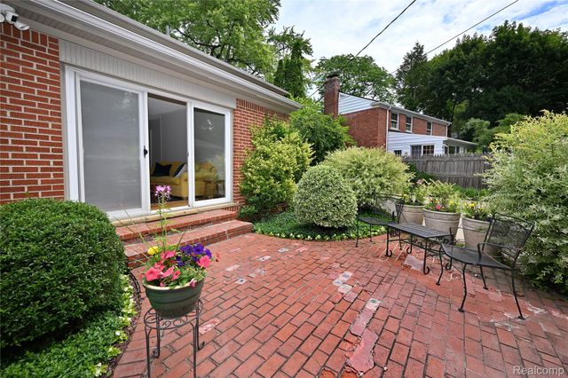 286 Abbey Street, Birmingham, MI 48009