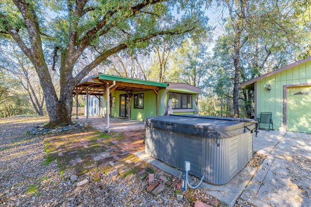 870 Swanson Ln, Colfax, CA 95713