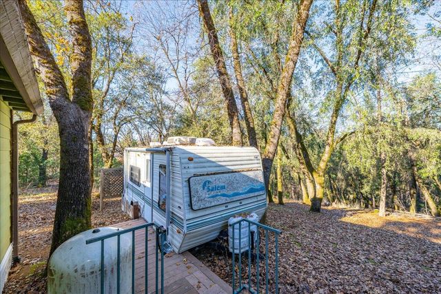 870 Swanson Ln, Colfax, CA 95713
