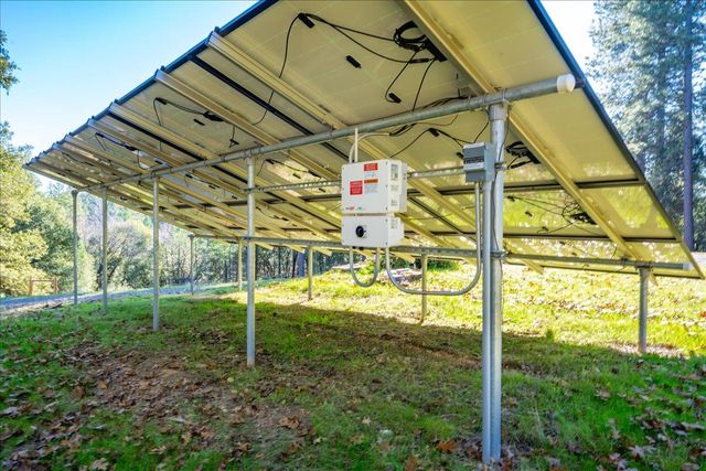 870 Swanson Ln, Colfax, CA 95713