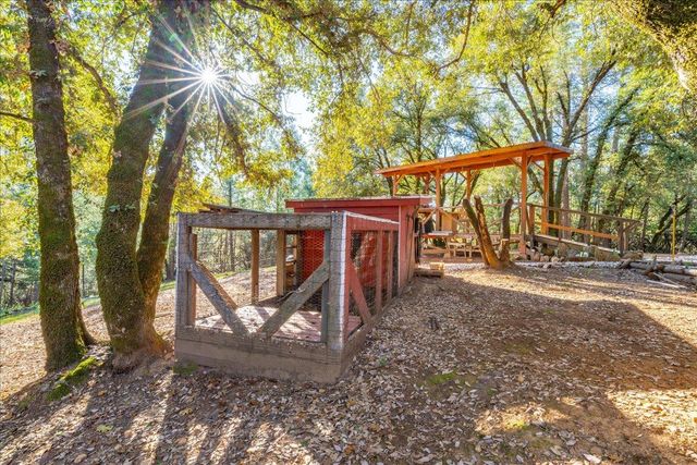 870 Swanson Ln, Colfax, CA 95713