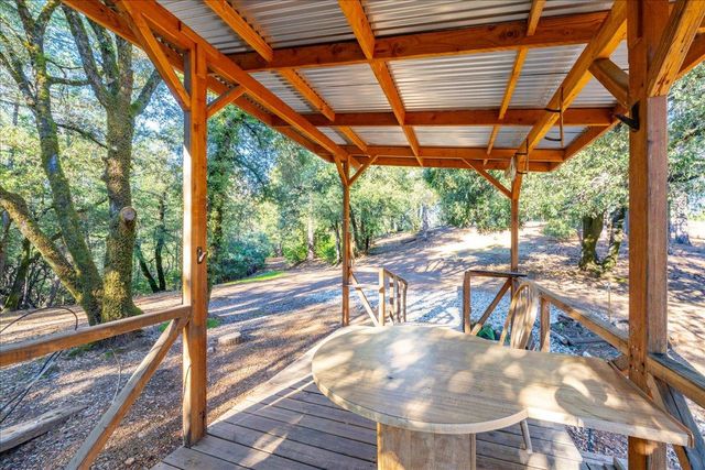 870 Swanson Ln, Colfax, CA 95713