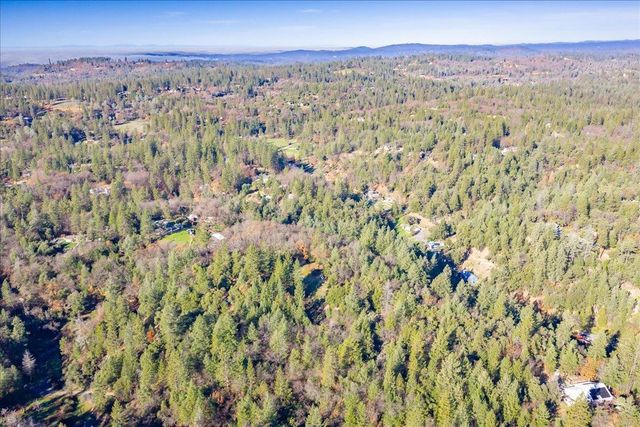 870 Swanson Ln, Colfax, CA 95713