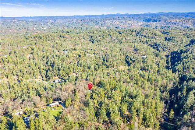 870 Swanson Ln, Colfax, CA 95713