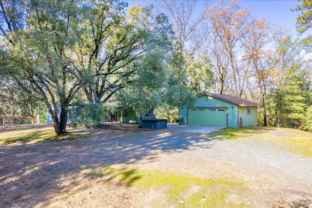 870 Swanson Ln, Colfax, CA 95713