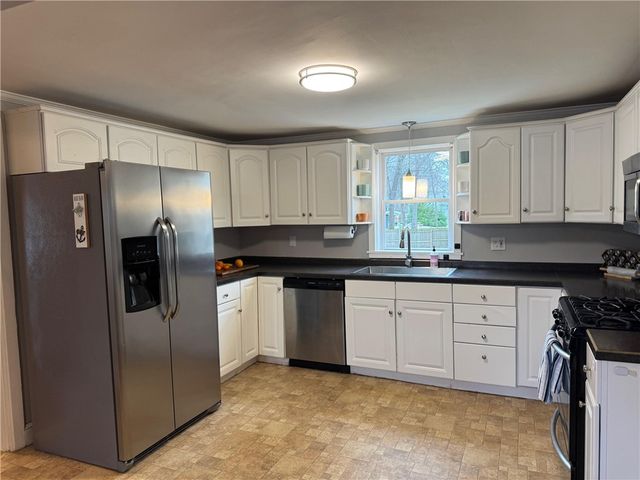 516 Church Avenue, Warwick, RI 02889