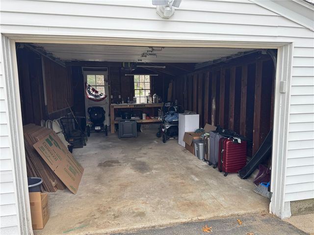 516 Church Avenue, Warwick, RI 02889