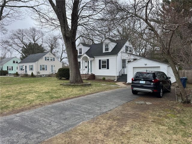 516 Church Avenue, Warwick, RI 02889