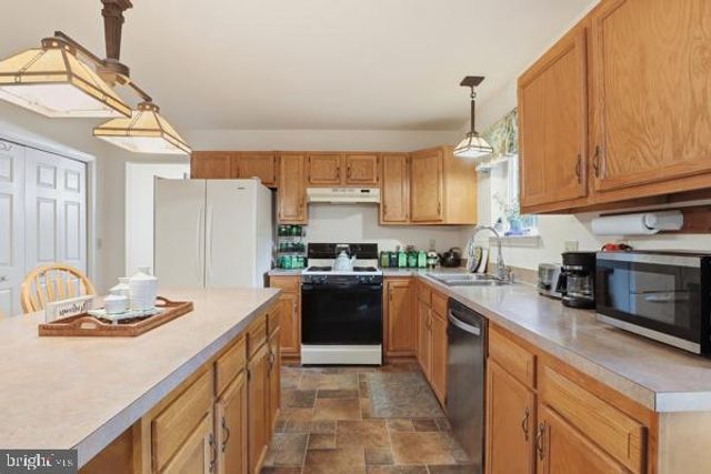 2880 STILLMEADOW LN, York, PA 17404