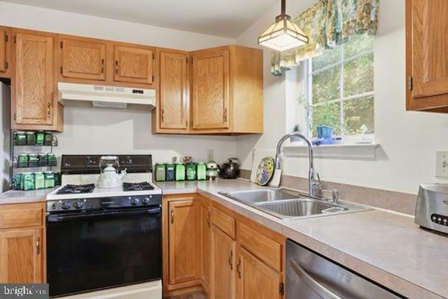 2880 STILLMEADOW LN, York, PA 17404