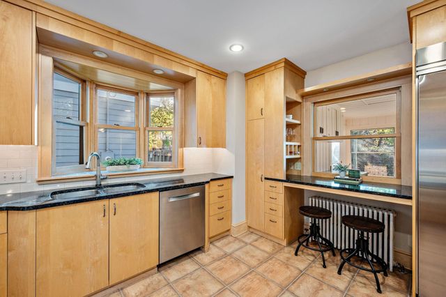 5240 Ewing Avenue S, Minneapolis, MN 55410