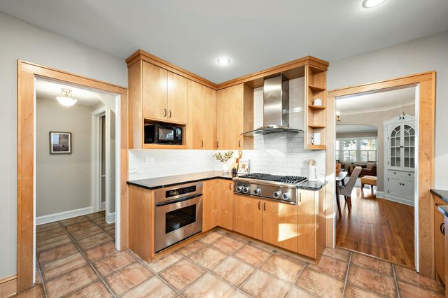 5240 Ewing Avenue S, Minneapolis, MN 55410