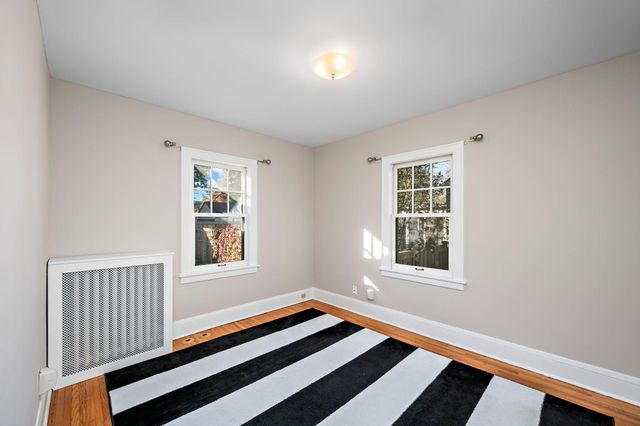 5240 Ewing Avenue S, Minneapolis, MN 55410