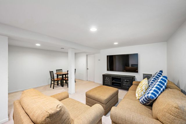 5240 Ewing Avenue S, Minneapolis, MN 55410