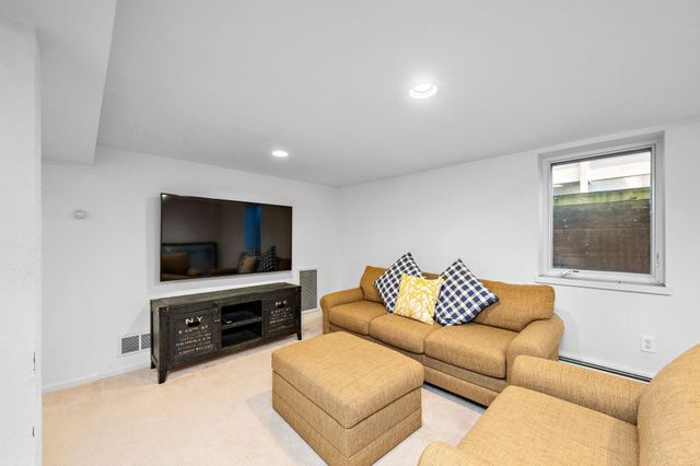 5240 Ewing Avenue S, Minneapolis, MN 55410