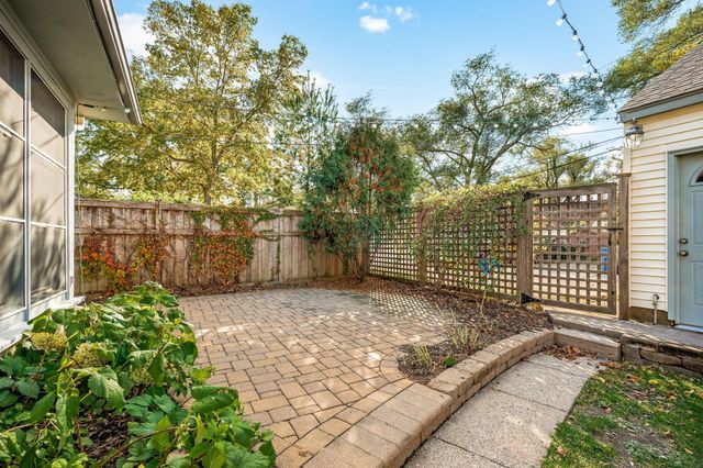 5240 Ewing Avenue S, Minneapolis, MN 55410