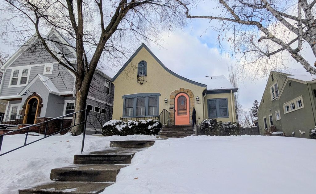 5240 Ewing Avenue S, Minneapolis, MN 55410