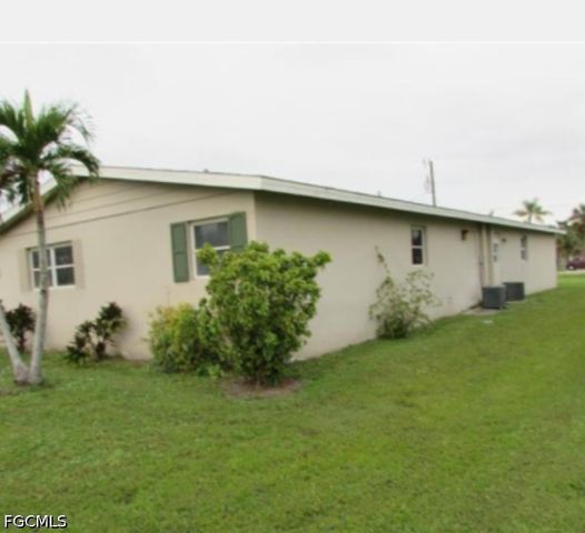 8042 Cleaves RD 8042, North Fort Myers, FL 33903