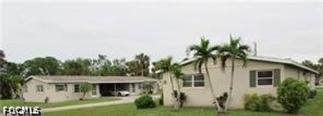 8042 Cleaves RD 8042, North Fort Myers, FL 33903