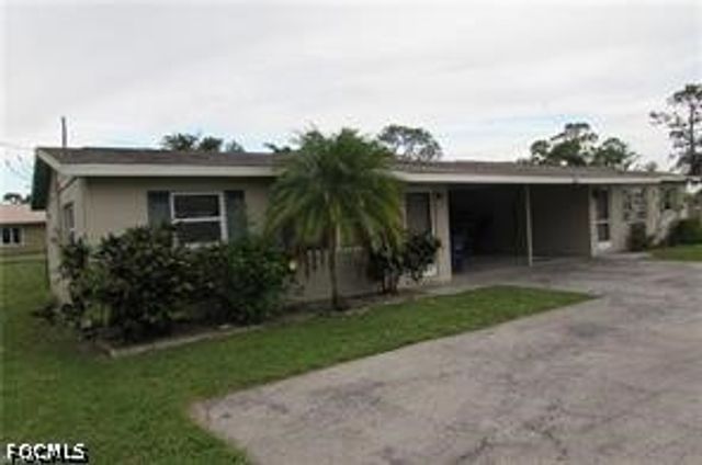 8042 Cleaves RD 8042, North Fort Myers, FL 33903
