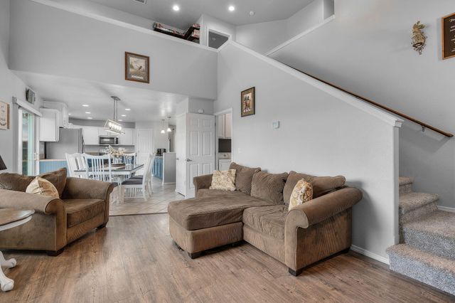 589 SE 10th Street, Madras, OR 97741