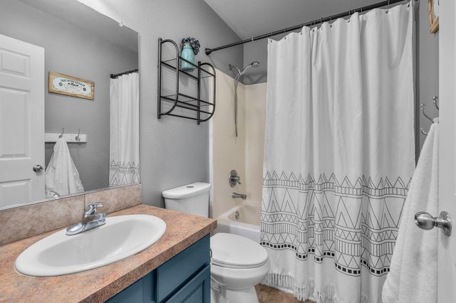 589 SE 10th Street, Madras, OR 97741