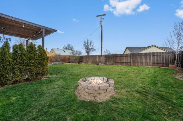 589 SE 10th Street, Madras, OR 97741