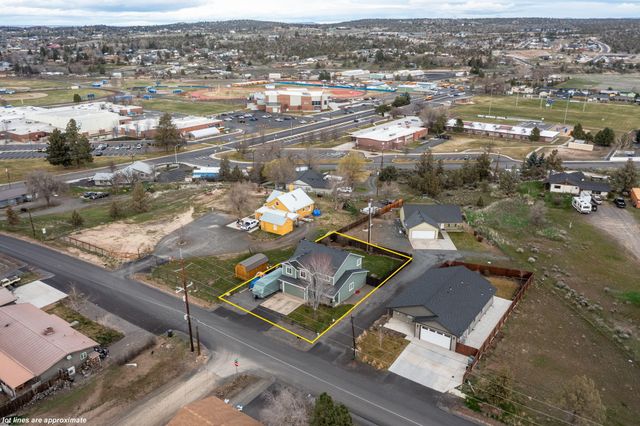 589 SE 10th Street, Madras, OR 97741