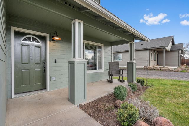 589 SE 10th Street, Madras, OR 97741