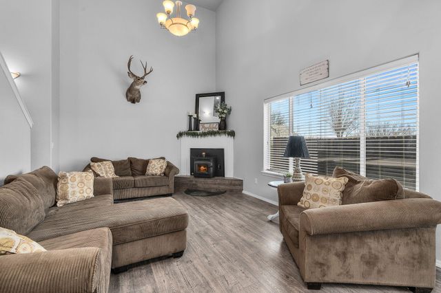 589 SE 10th Street, Madras, OR 97741