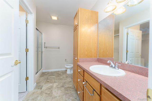 216 Canterbury Court, Linden, MI 48451