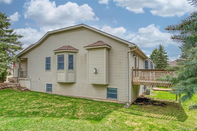 216 Canterbury Court, Linden, MI 48451