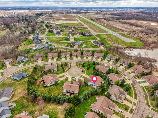 216 Canterbury Court, Linden, MI 48451