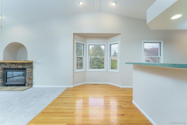 216 Canterbury Court, Linden, MI 48451