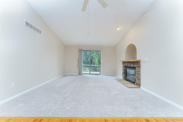 216 Canterbury Court, Linden, MI 48451