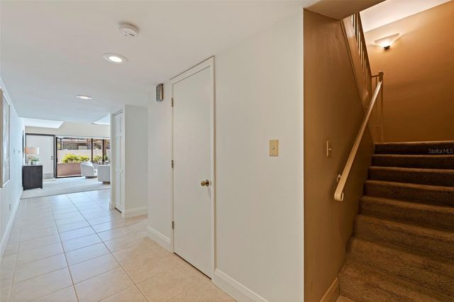 301 2ND STREET N 7, St Petersburg, FL 33701