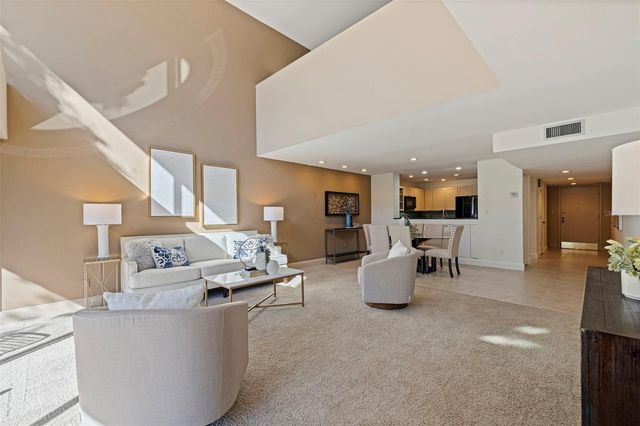 301 2ND STREET N 7, St Petersburg, FL 33701