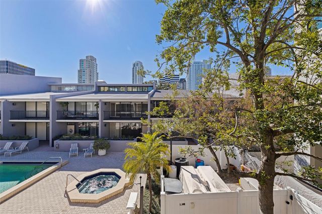 301 2ND STREET N 7, St Petersburg, FL 33701