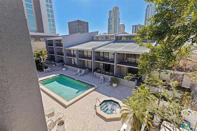 301 2ND STREET N 7, St Petersburg, FL 33701