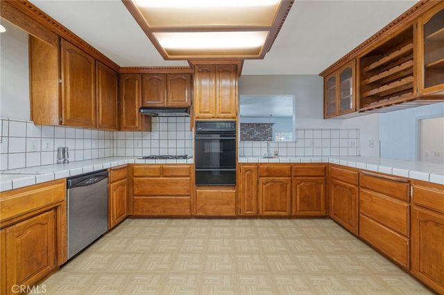 16808 W Palmer Avenue, Huron, CA 93234