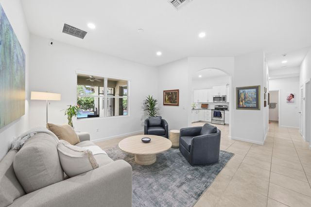 9387 Silent Oak Circle, West Palm Beach, FL 33411